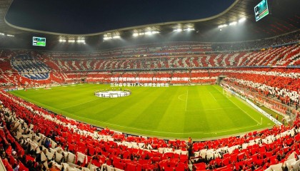 九游体育官方入口：东契奇近四场场均38.5分8.5板9.3助2.3断，三分命中率37.8%演绎全面统治